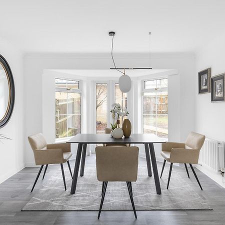 Luxurious 3 Bed House With Free Parking, Close To The Train Station & Town Braintree Exterior foto